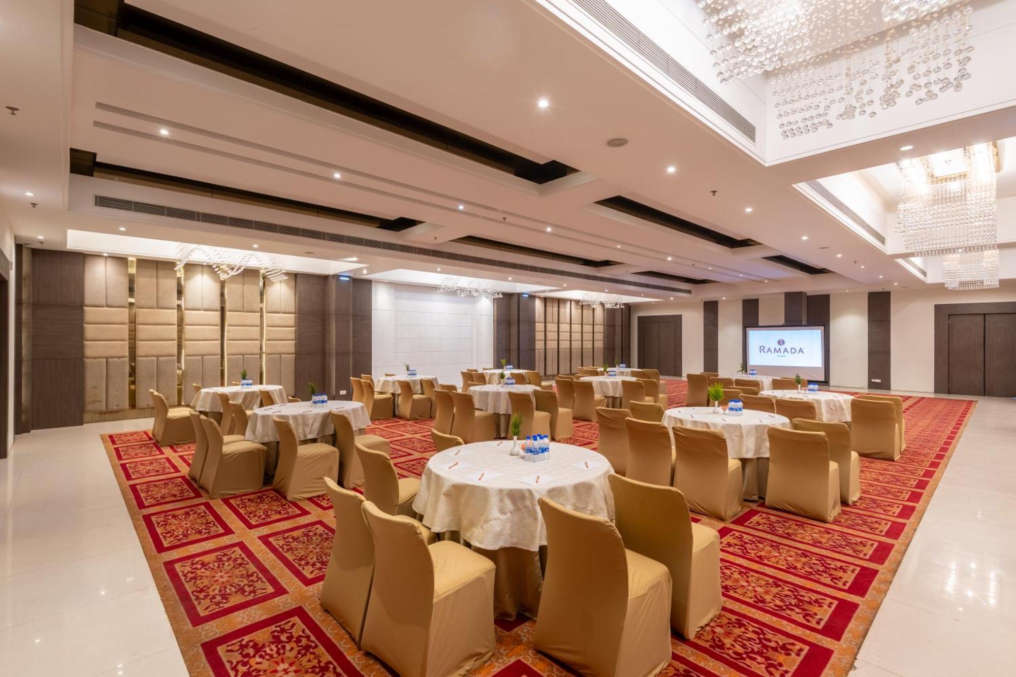 Ramada By Wyndham Kasauli Hotel Luaran gambar
